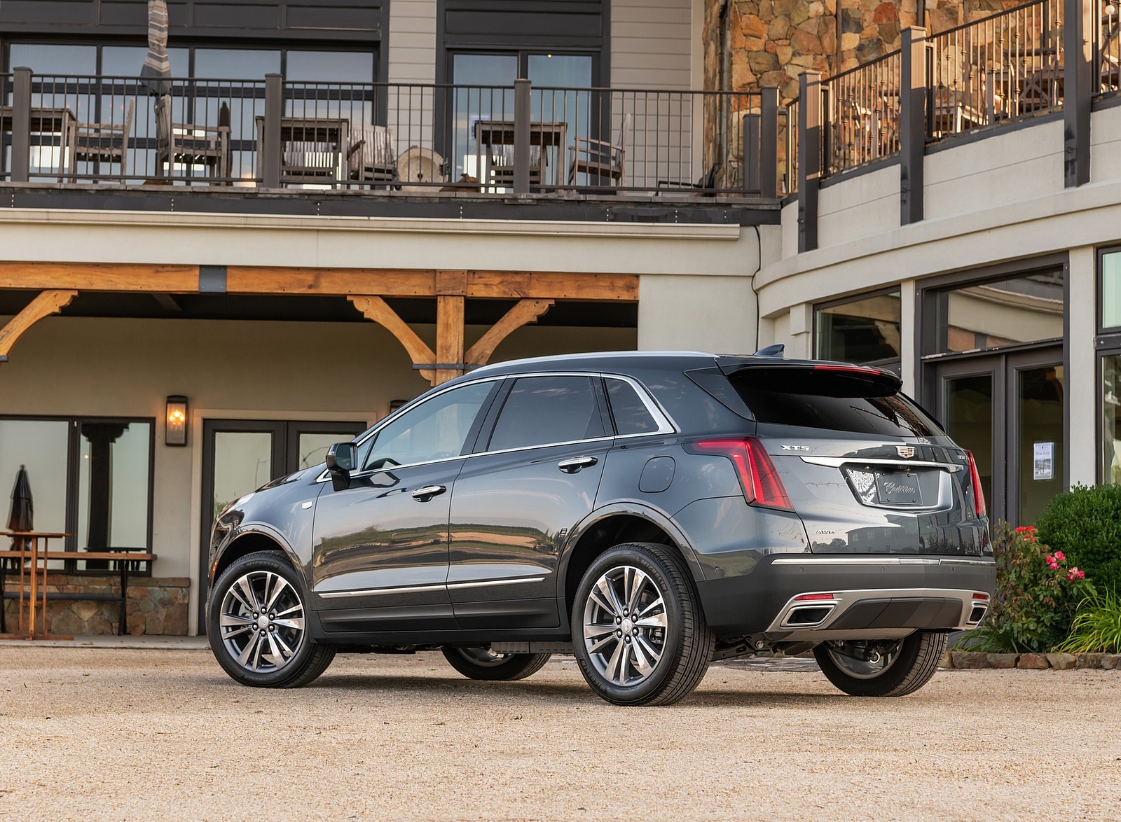 2020 Cadillac XT5 Premium Luxury Rear Three-Quarter Wallpapers (3)