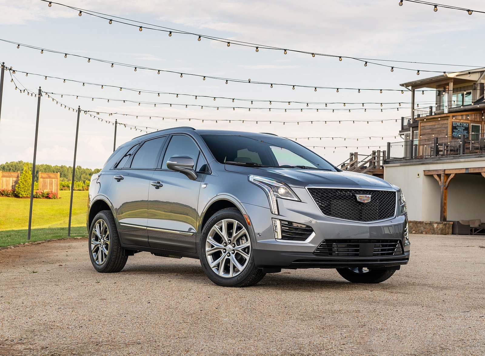 2020 Cadillac XT5 Sport Front Three-Quarter Wallpapers #7 of 26