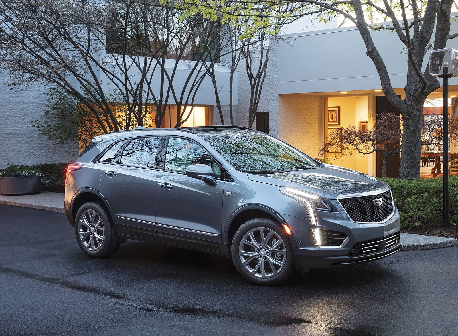 2020 Cadillac XT5 Sport Front Three-Quarter Wallpapers #17 of 26