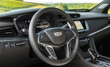 2020 Cadillac XT5 Sport Interior Wallpapers 450x275 (13)