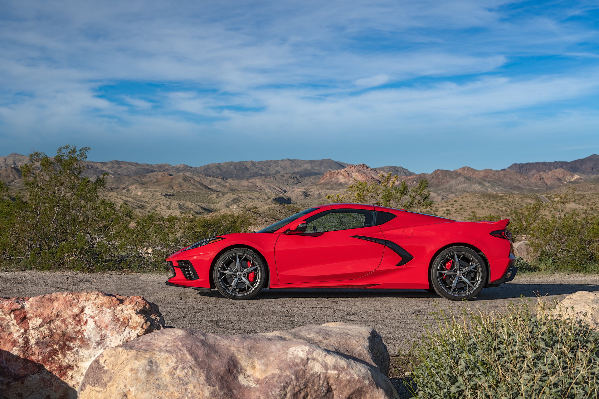 2020 Chevrolet Corvette Stingray (Color: Torch Red) Side Wallpapers #28 of 166