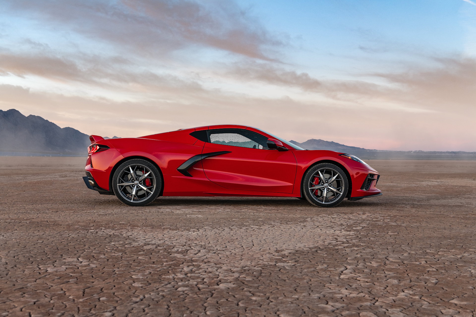 2020 Chevrolet Corvette Stingray (Color: Torch Red) Side Wallpapers #29 of 166