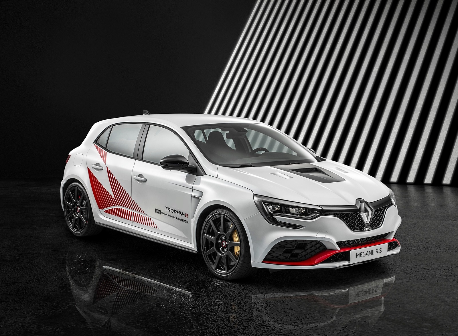 2020 Renault Mégane R.S. Trophy-R Record Version Front Three-Quarter Wallpapers #52 of 71