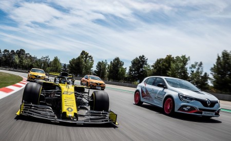 2020 Renault Mégane R.S. Trophy-R and R.S. 19 Formula One Car Wallpapers 450x275 (22)