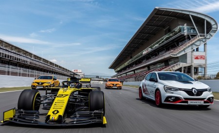 2020 Renault Mégane R.S. Trophy-R and R.S. 19 Formula One Car Wallpapers 450x275 (23)