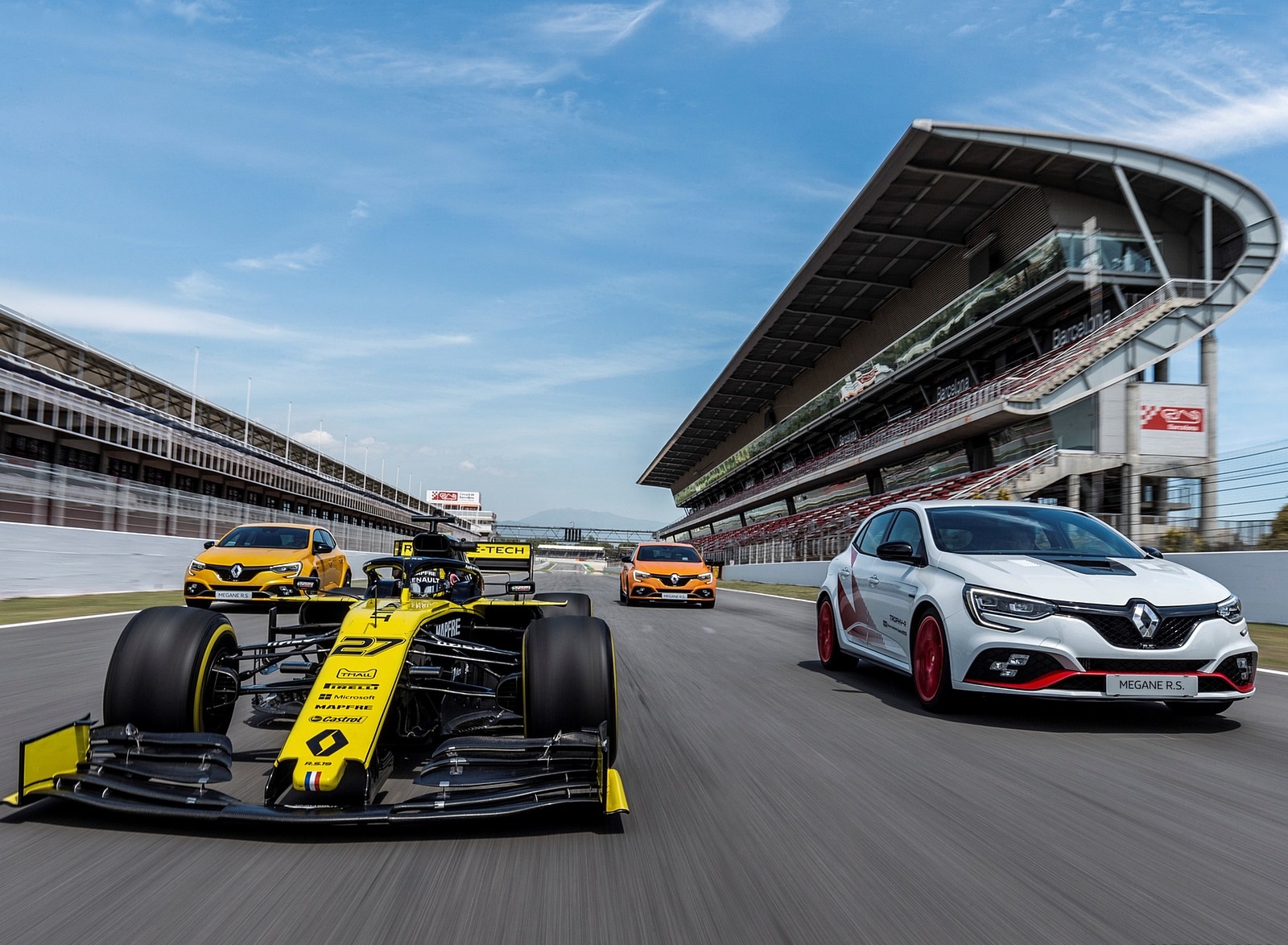 2020 Renault Mégane R.S. Trophy-R and R.S. 19 Formula One Car Wallpapers #23 of 71