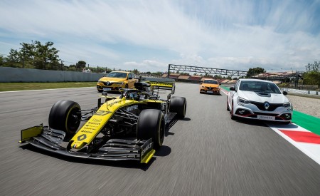 2020 Renault Mégane R.S. Trophy-R and R.S. 19 Formula One Car Wallpapers 450x275 (30)