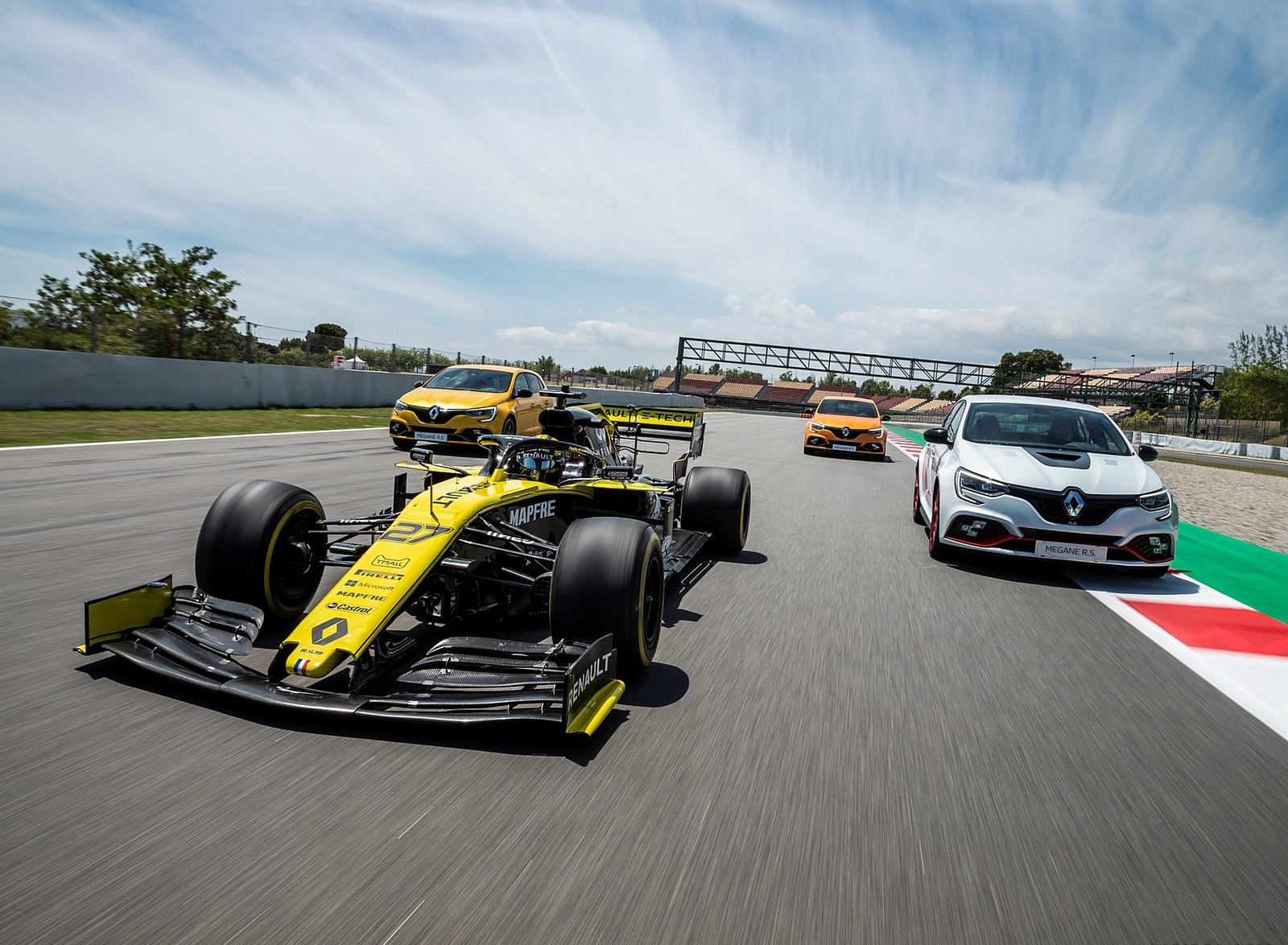 2020 Renault Mégane R.S. Trophy-R and R.S. 19 Formula One Car Wallpapers #30 of 71
