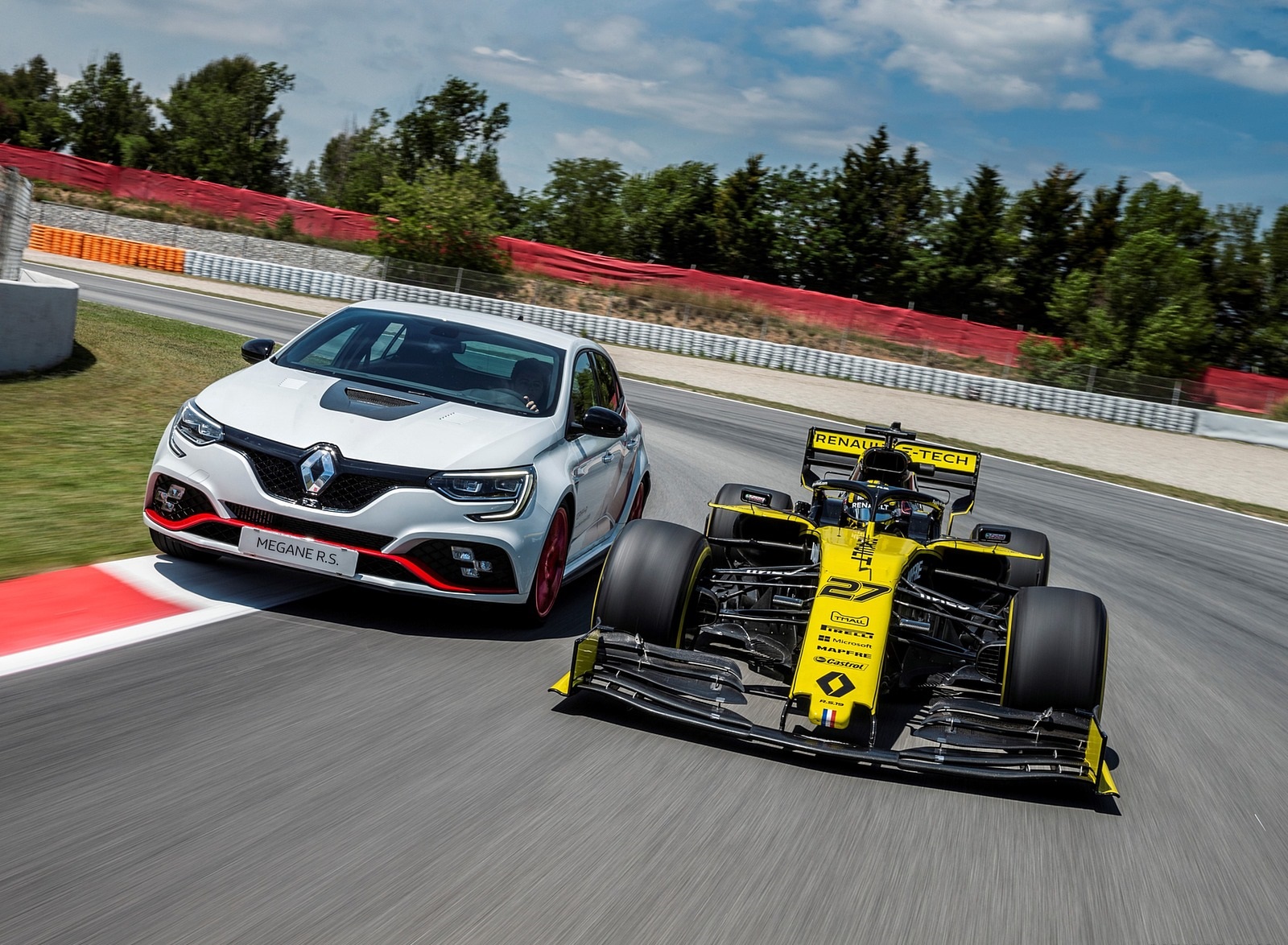 2020 Renault Mégane R.S. Trophy-R and R.S. 19 Formula One Car Wallpapers #14 of 71