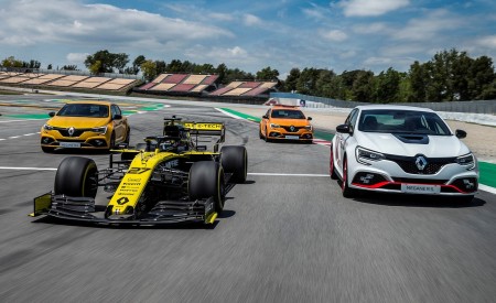 2020 Renault Mégane R.S. Trophy-R and R.S. 19 Formula One Car Wallpapers 450x275 (17)