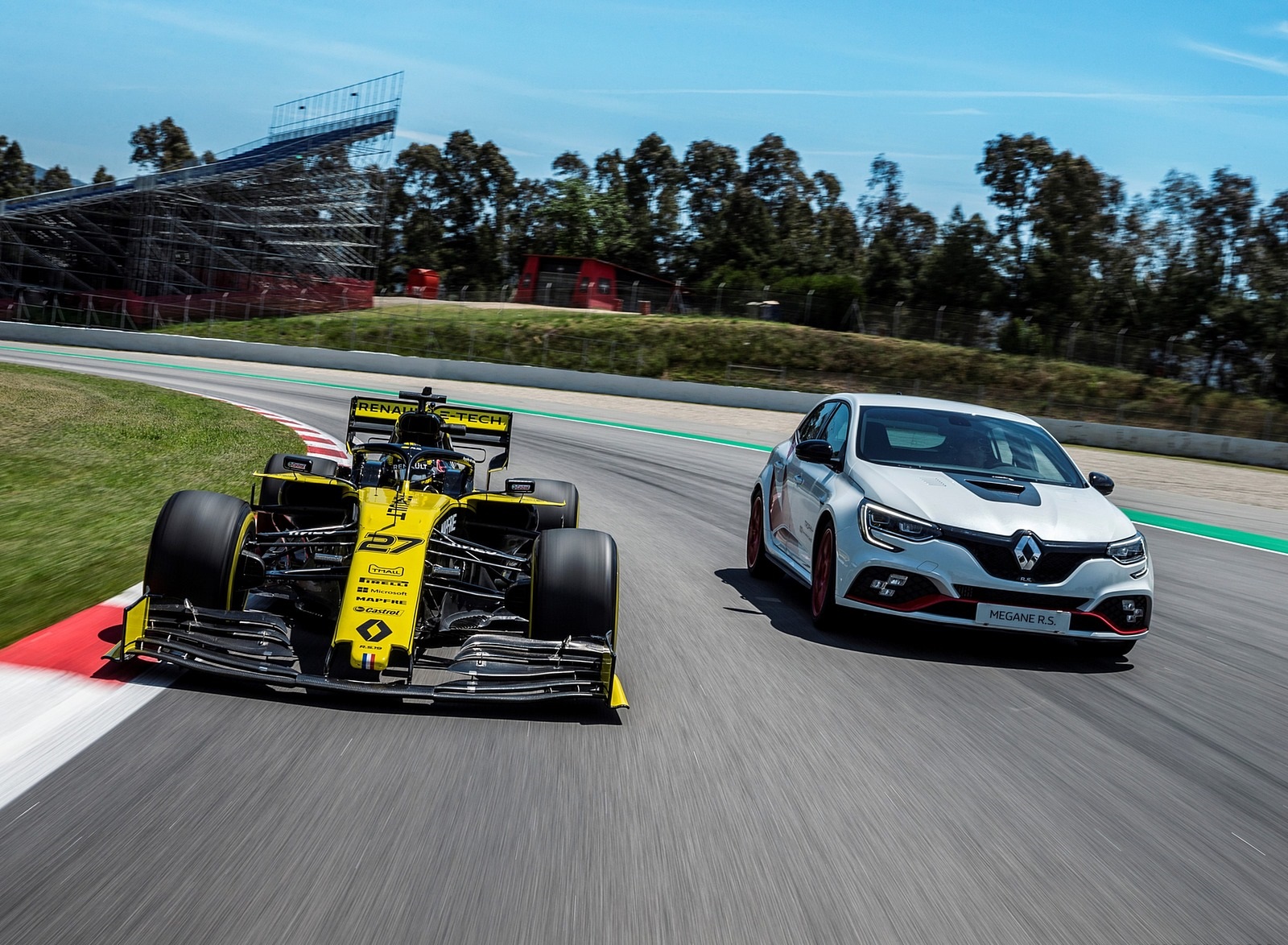2020 Renault Mégane R.S. Trophy-R and R.S. 19 Formula One Car Wallpapers #24 of 71