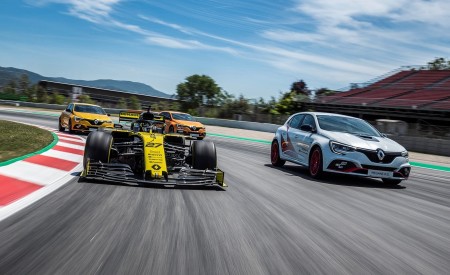 2020 Renault Mégane R.S. Trophy-R and R.S. 19 Formula One Car Wallpapers 450x275 (12)