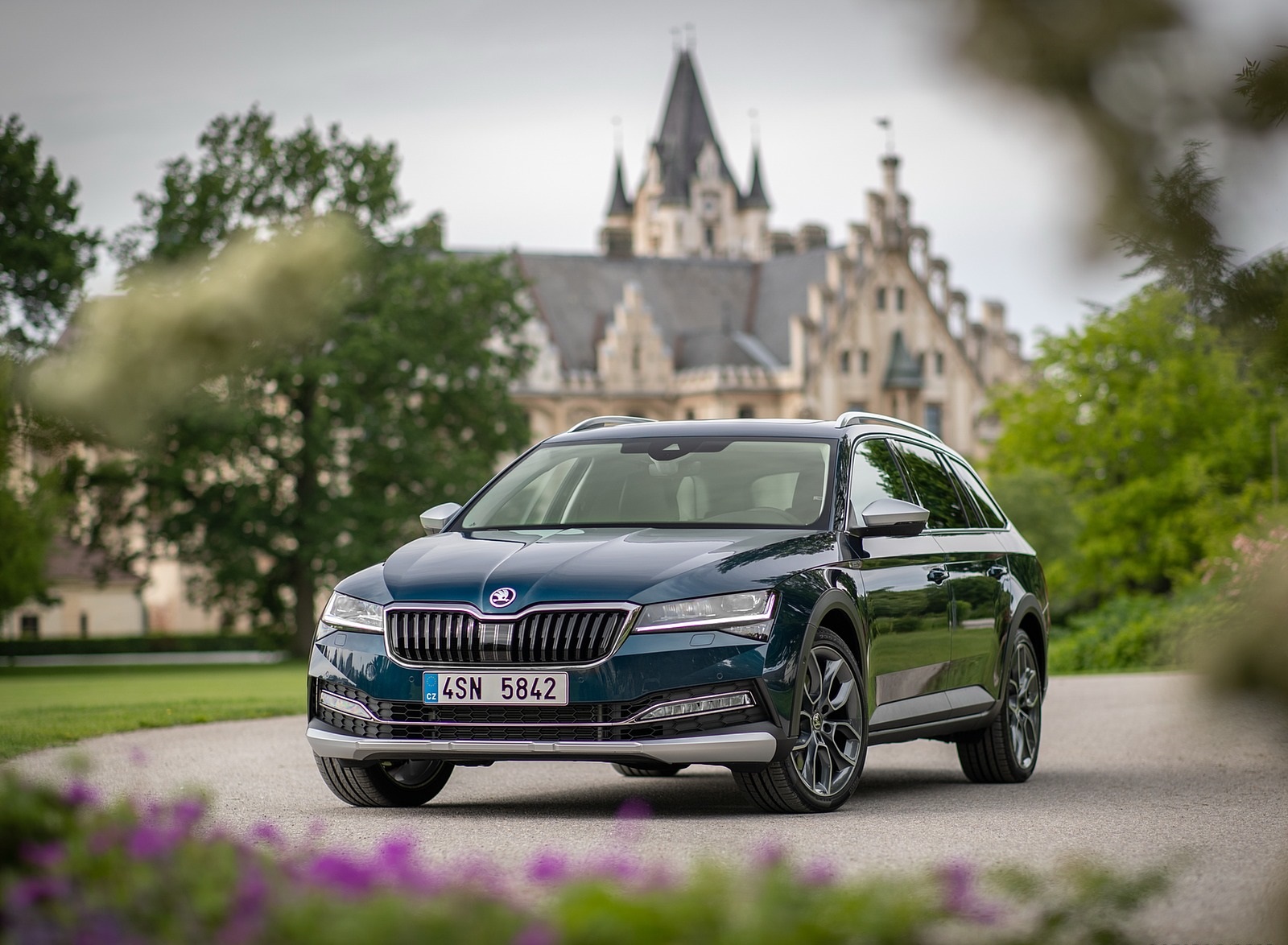 2020 Skoda Superb Scout Front Wallpapers #20 of 51