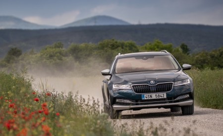 2020 Skoda Superb Scout Front Wallpapers 450x275 (11)