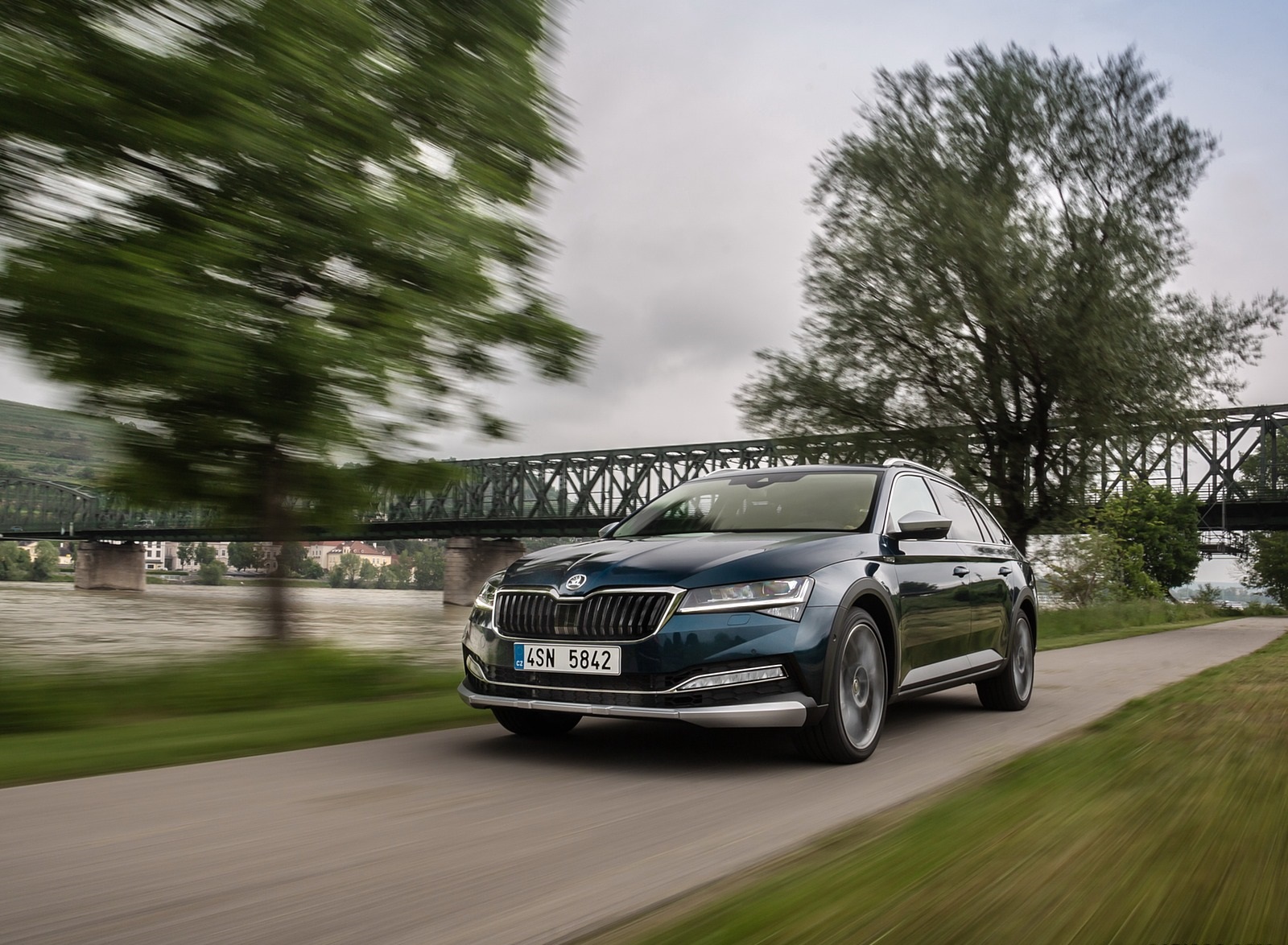 2020 Skoda Superb Scout Front Wallpapers #13 of 51