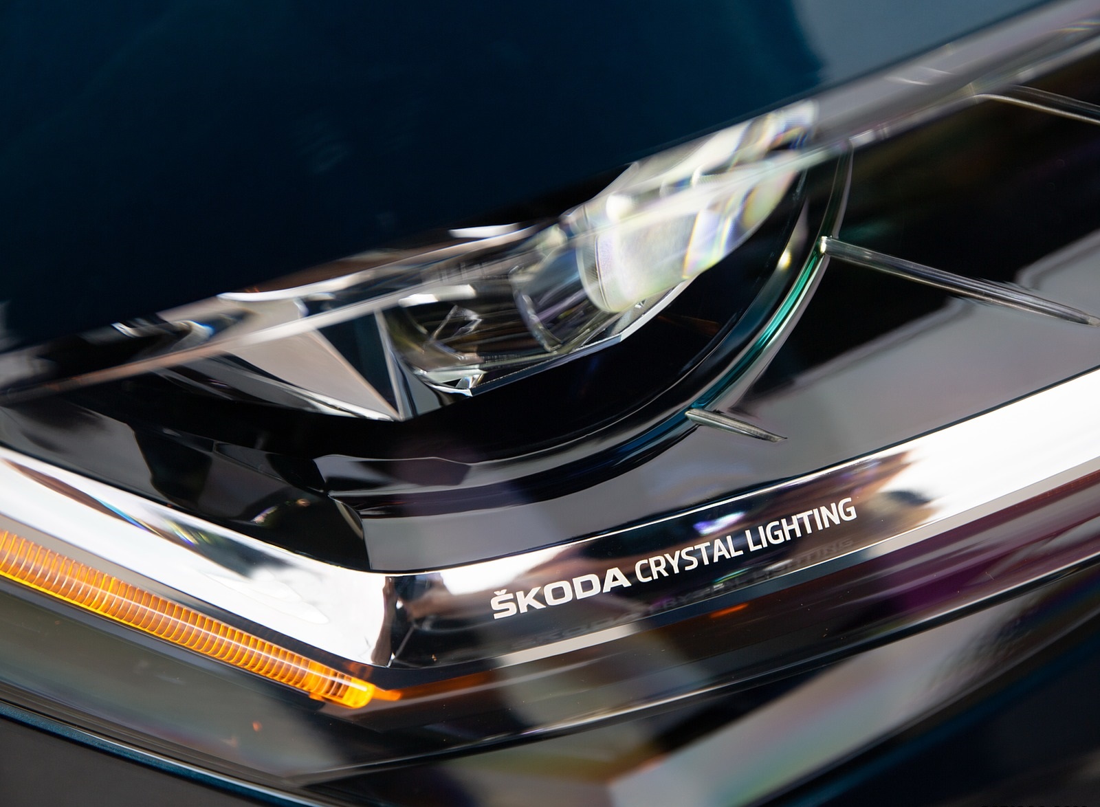 2020 Skoda Superb Scout Headlight Wallpapers #31 of 51
