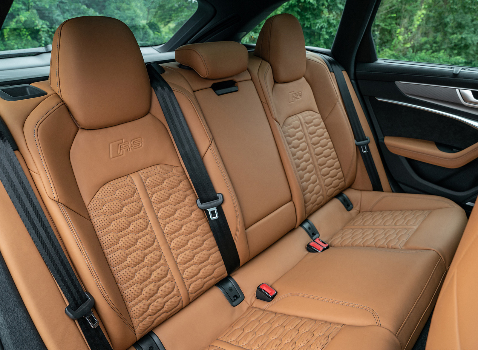 2020 Audi RS 6 Avant (Color: Nardo Gray; US-Spec) Interior Rear Seats Wallpapers #118 of 120