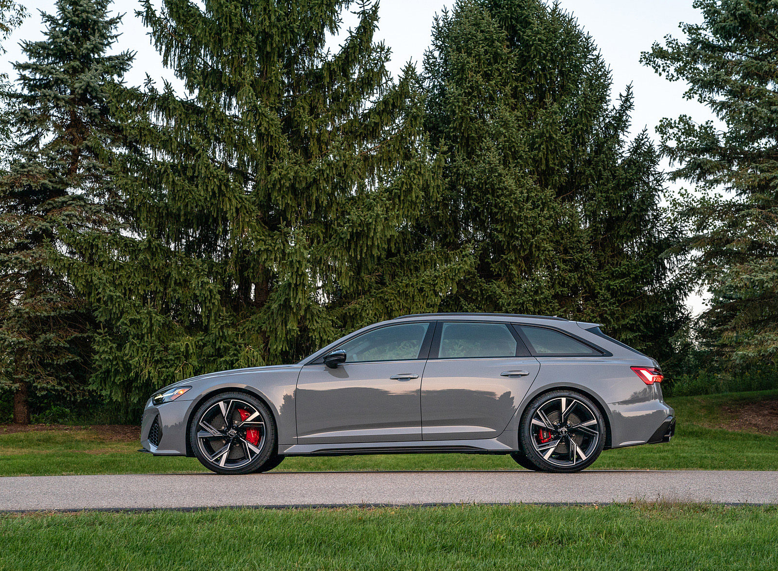 2020 Audi RS 6 Avant (Color: Nardo Gray; US-Spec) Side Wallpapers #92 of 120