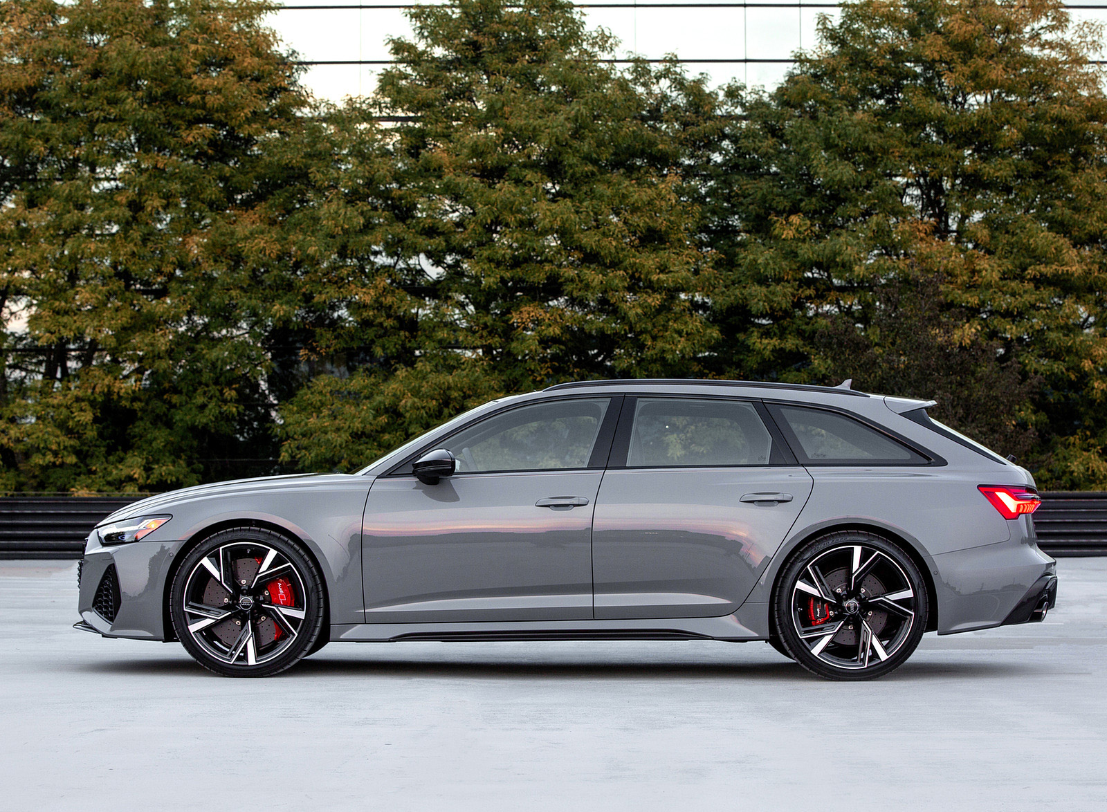 2020 Audi RS 6 Avant (Color: Nardo Gray; US-Spec) Side Wallpapers #93 of 120