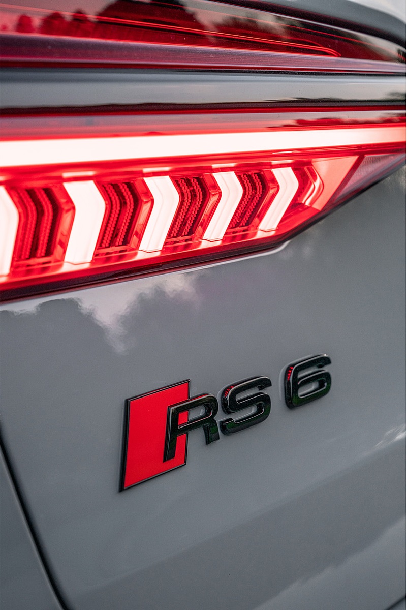 2020 Audi RS 6 Avant (Color: Nardo Gray; US-Spec) Tail Light Wallpapers #102 of 120