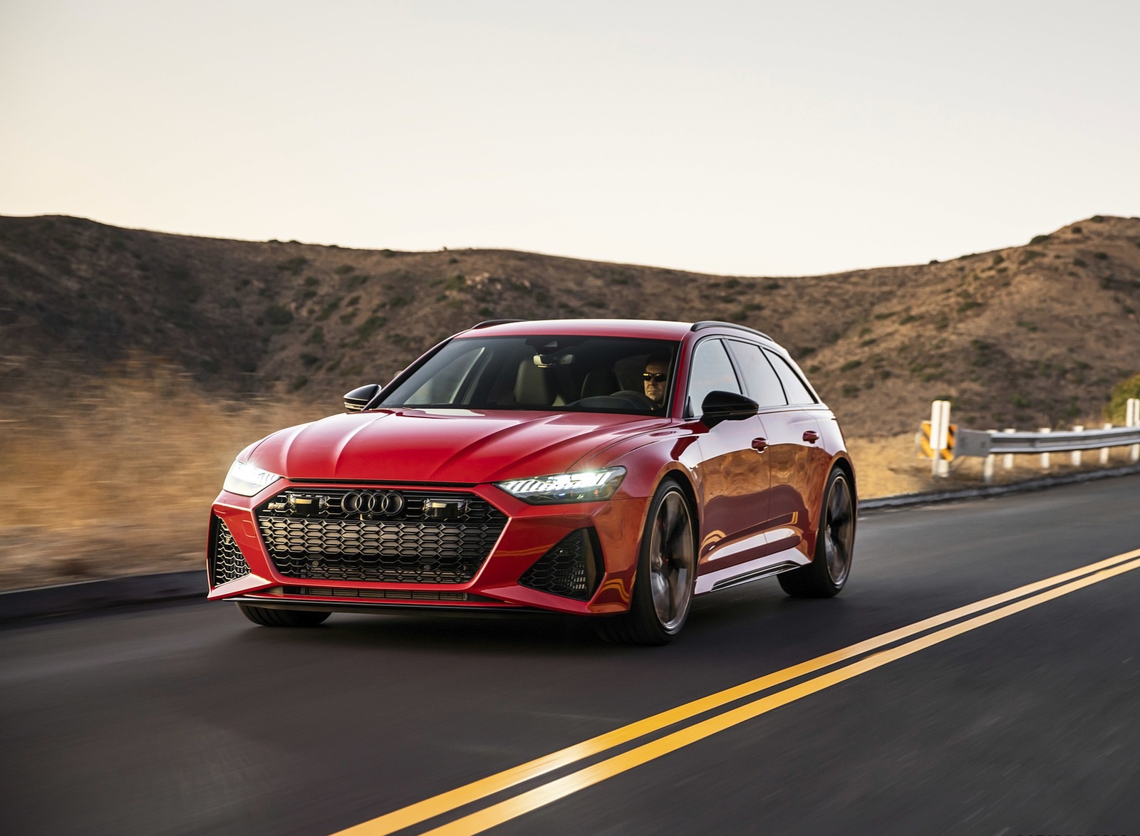 2020 Audi RS 6 Avant (Color: Tango Red) Front Three-Quarter Wallpapers (1)