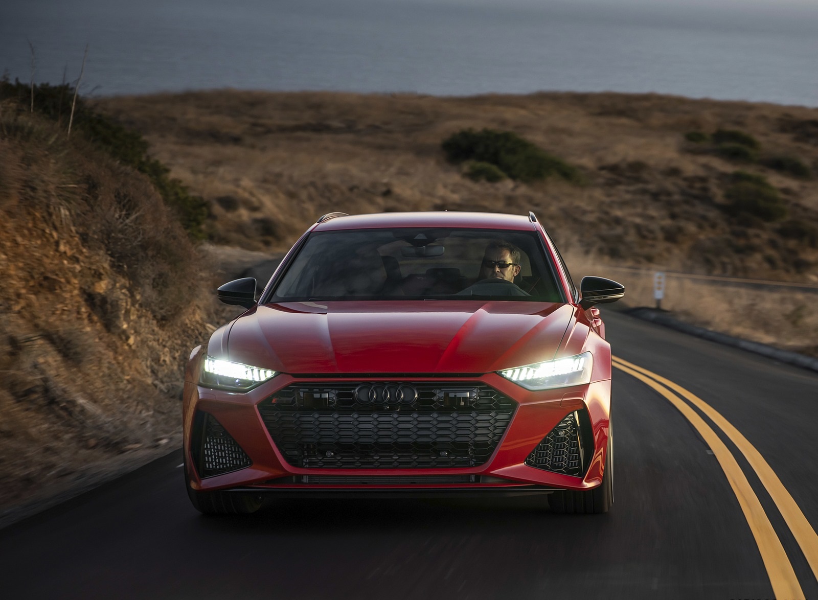 2020 Audi RS 6 Avant (Color: Tango Red) Front Wallpapers (3)