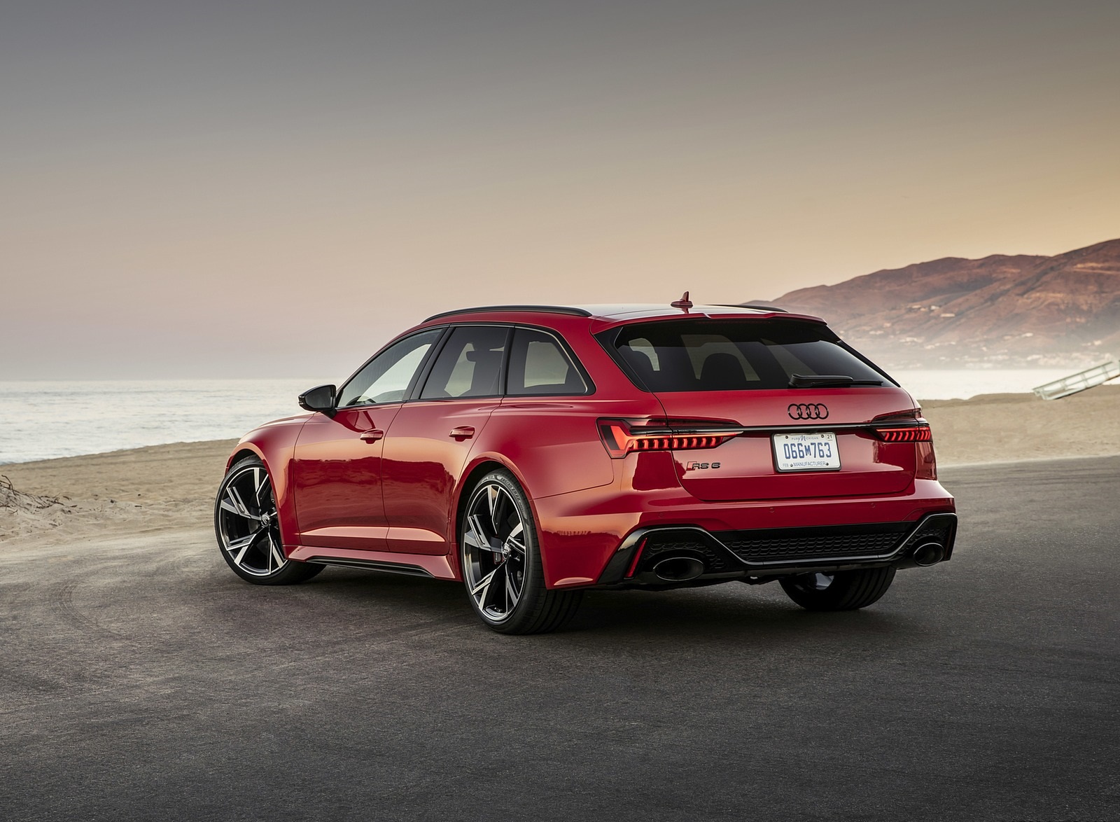 2020 Audi RS 6 Avant (Color: Tango Red) Rear Three-Quarter Wallpapers (10)