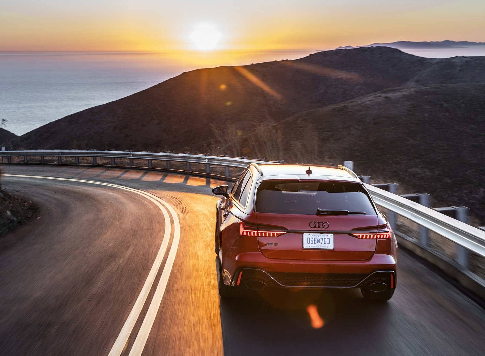 2020 Audi RS 6 Avant (Color: Tango Red) Rear Wallpapers (4)