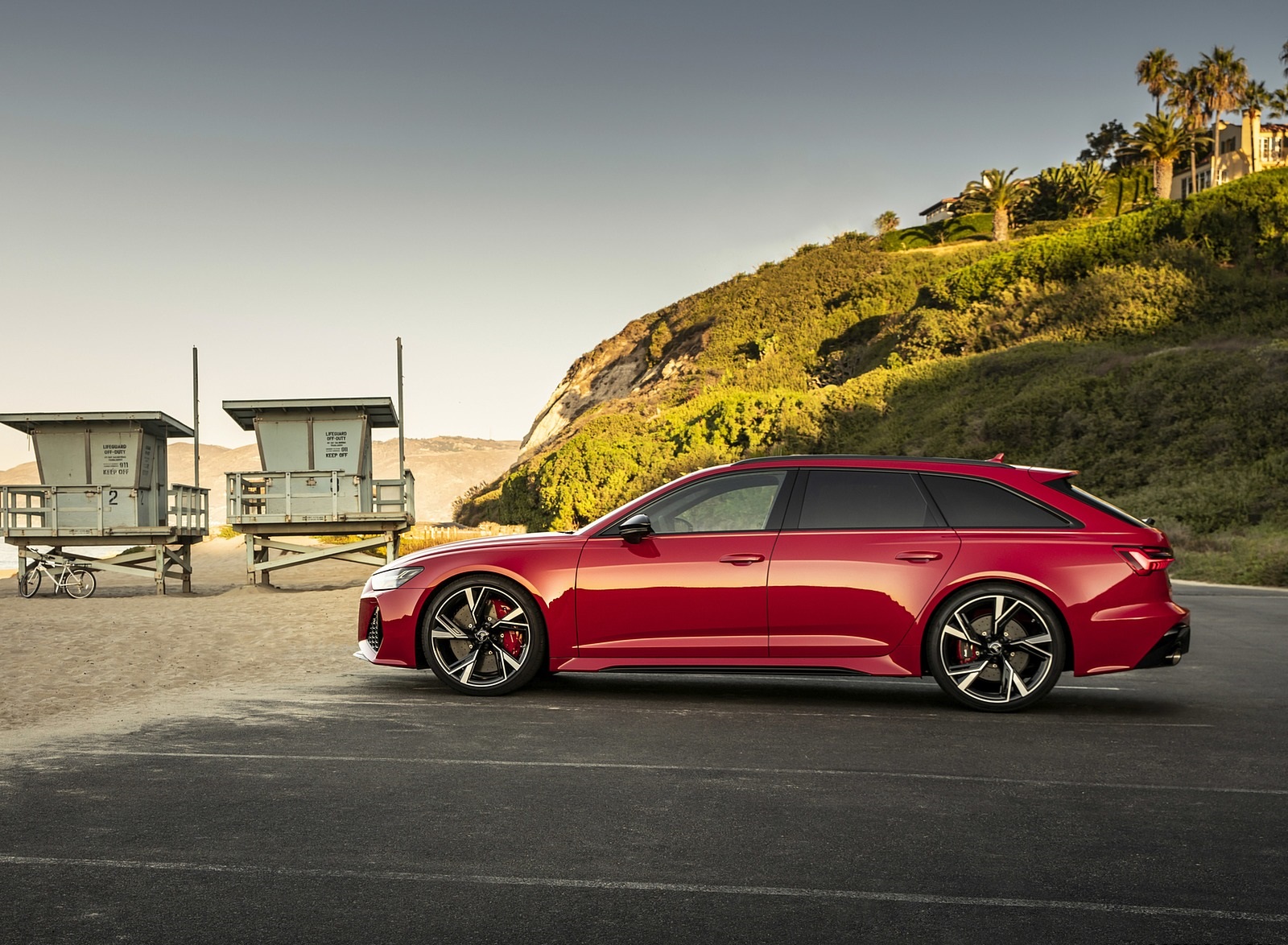 2020 Audi RS 6 Avant (Color: Tango Red) Side Wallpapers #11 of 120