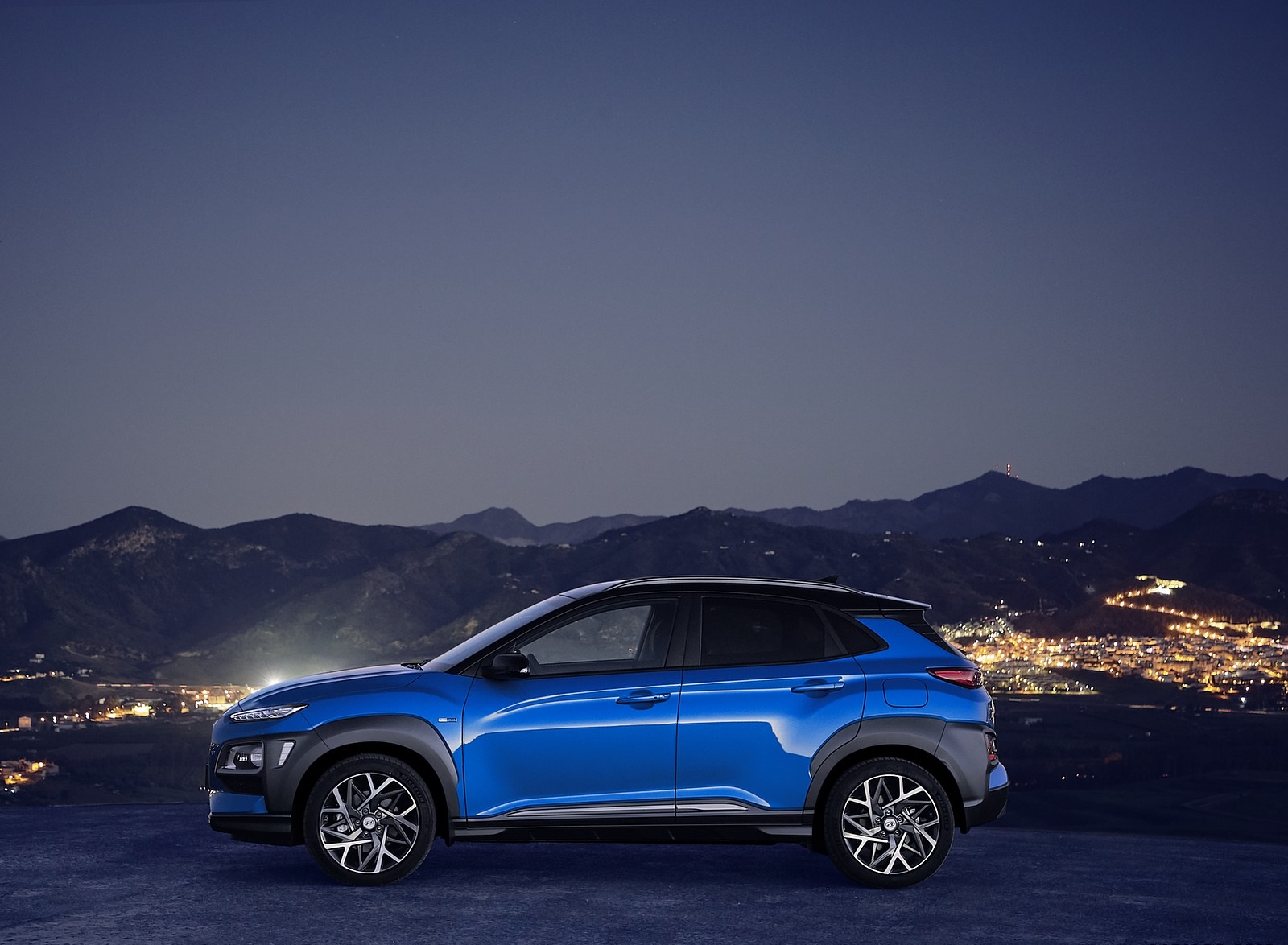 2020 Hyundai Kona Hybrid (Euro-Spec) Side Wallpapers #11 of 17