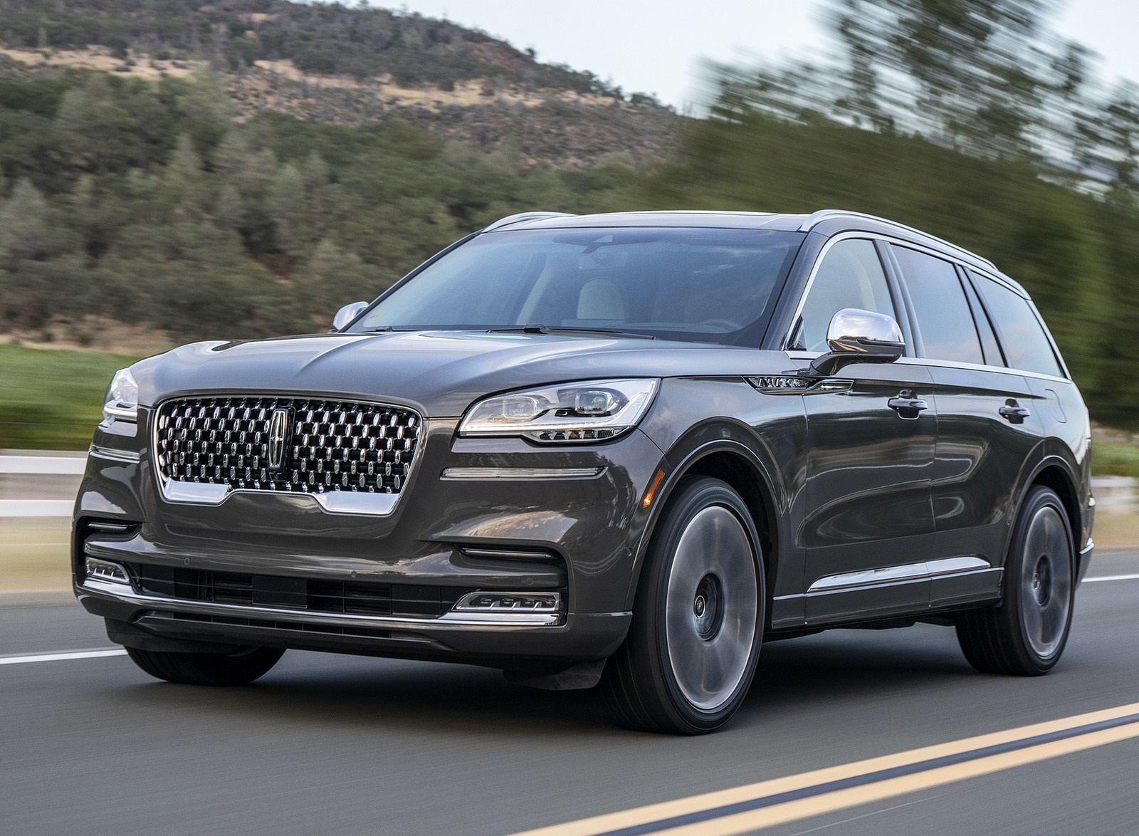 2020 Lincoln Aviator Front Three-Quarter Wallpapers  (2)