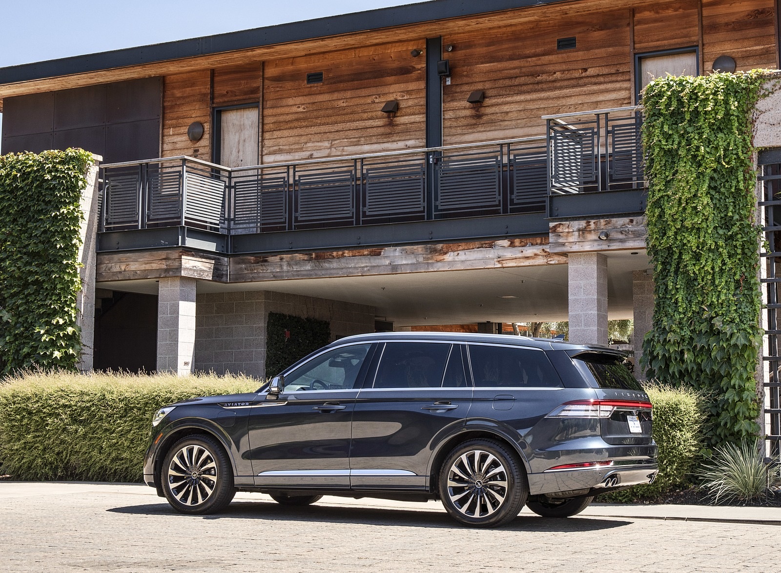 2020 Lincoln Aviator Grand Touring Side Wallpapers #38 of 87