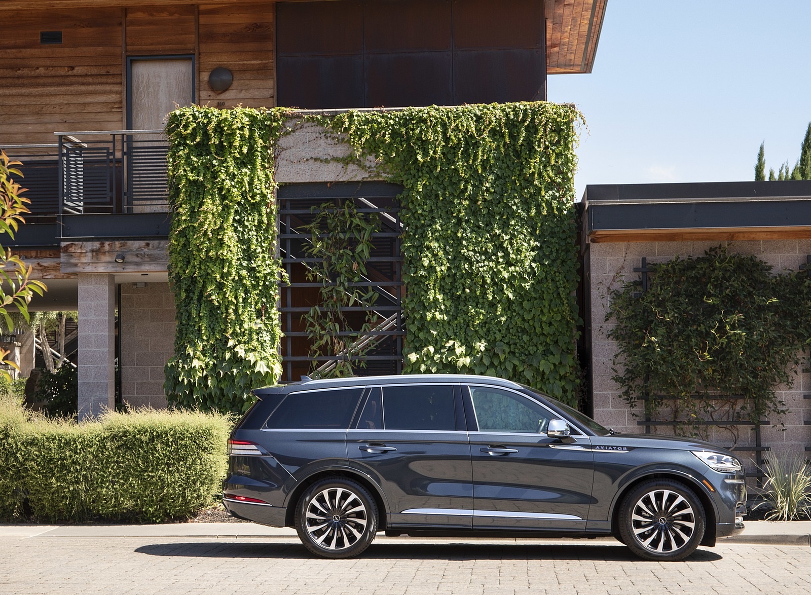 2020 Lincoln Aviator Grand Touring Side Wallpapers #39 of 87
