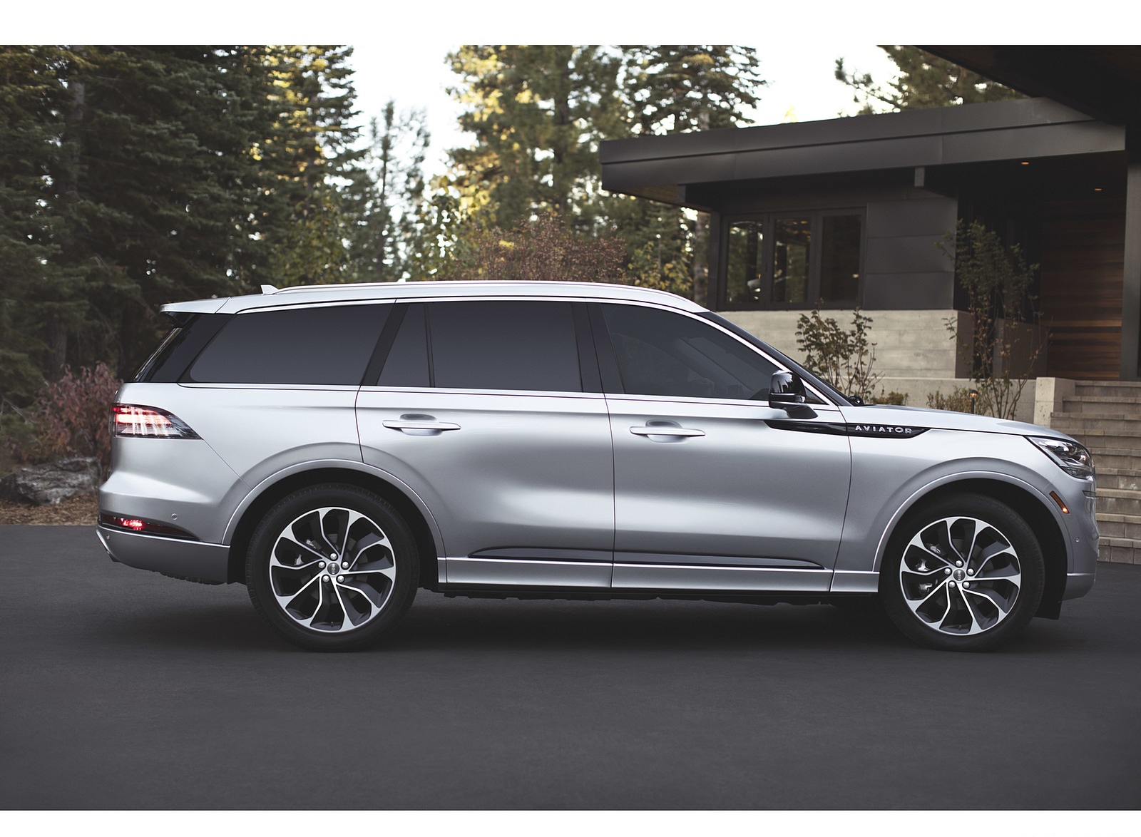 2020 Lincoln Aviator Side Wallpapers #69 of 87