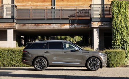 2020 Lincoln Aviator Side Wallpapers 450x275 (8)