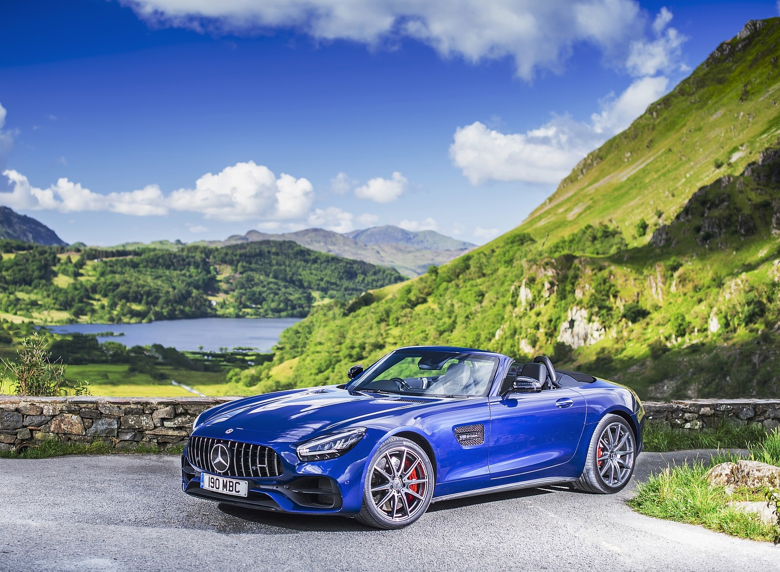 2020 Mercedes-AMG GT S Roadster (UK-Spec) Front Three-Quarter Wallpapers #38 of 71