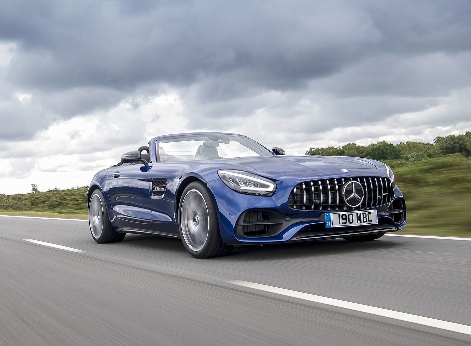 2020 Mercedes-AMG GT S Roadster (UK-Spec) Front Three-Quarter Wallpapers #17 of 71