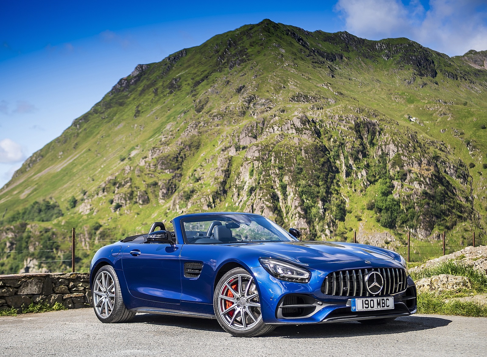 2020 Mercedes-AMG GT S Roadster (UK-Spec) Front Three-Quarter Wallpapers #41 of 71