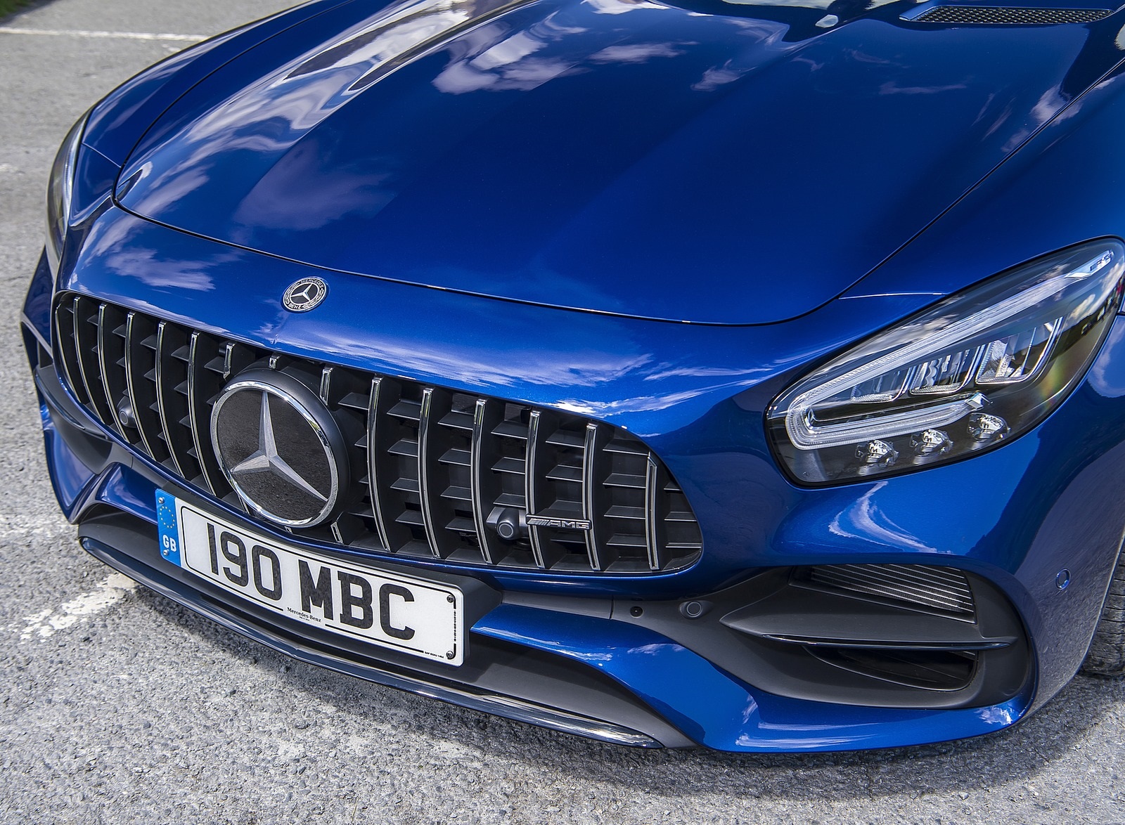 2020 Mercedes-AMG GT S Roadster (UK-Spec) Grill Wallpapers #52 of 71