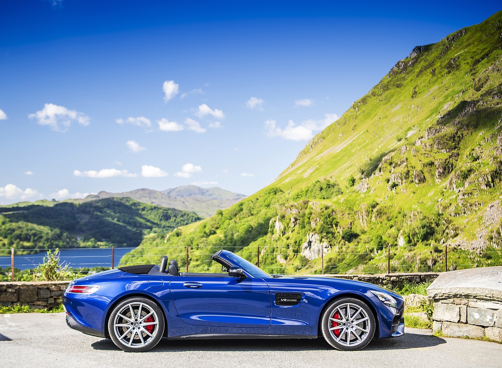 2020 Mercedes-AMG GT S Roadster (UK-Spec) Side Wallpapers #48 of 71