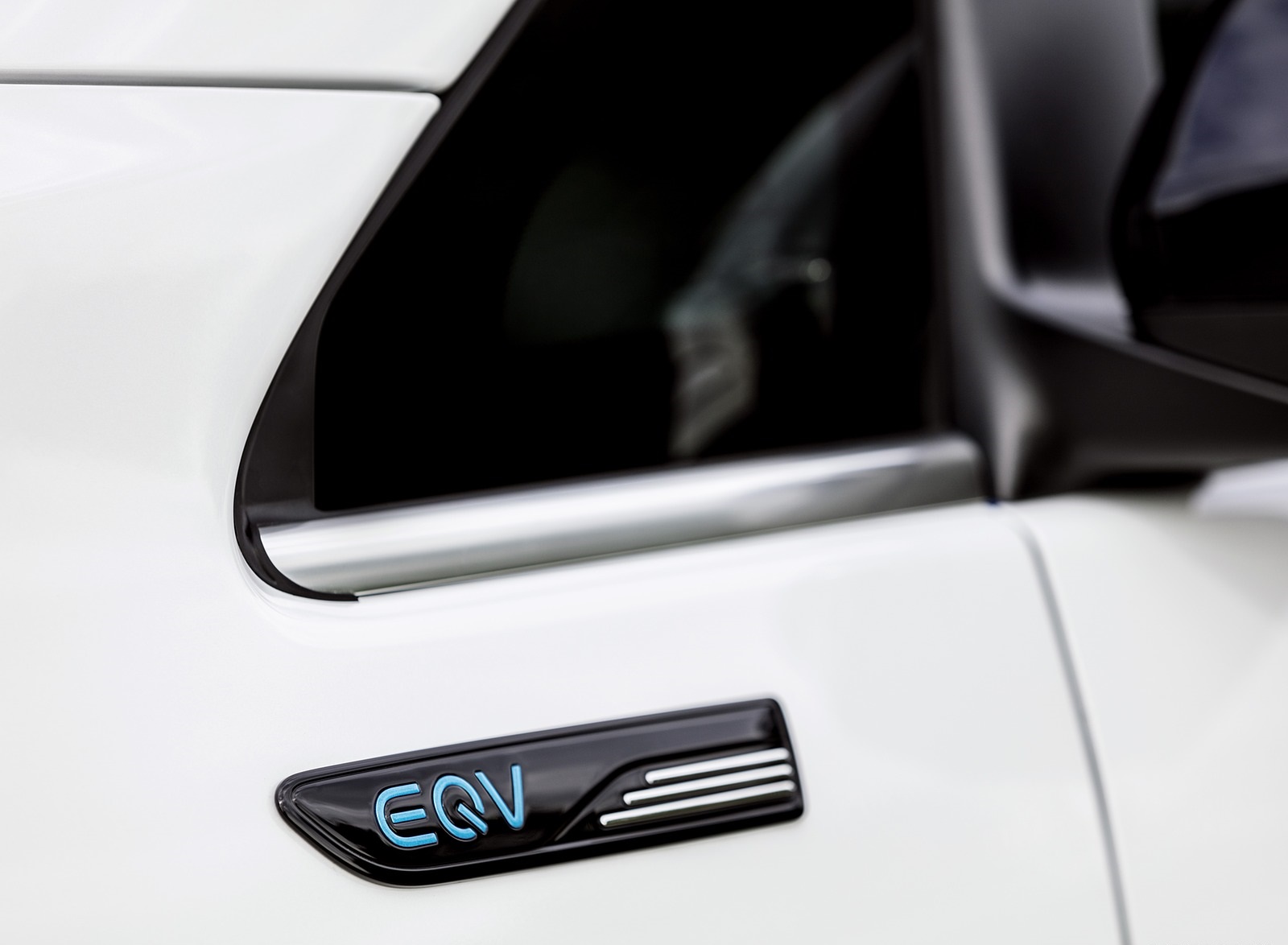 2020 Mercedes-Benz EQV 300 (Color:Mountain Crystal White Metallic) Detail Wallpapers #23 of 43