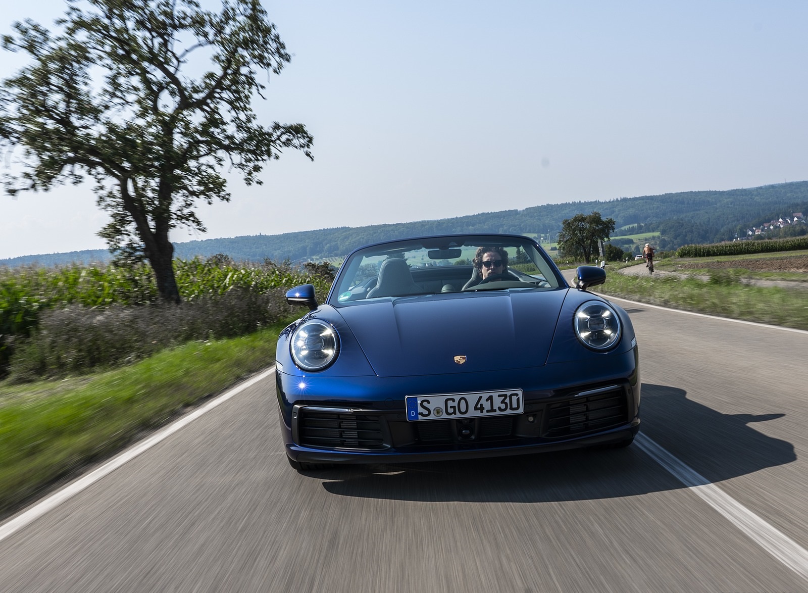 2020 Porsche 911 Carrera Cabriolet (Color: Gentian Blue Metallic) Front Wallpapers #18 of 61