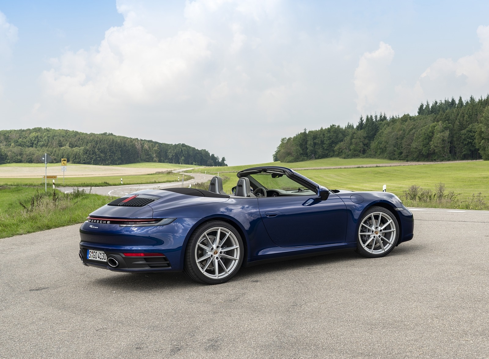 2020 Porsche 911 Carrera Cabriolet (Color: Gentian Blue Metallic) Rear Three-Quarter Wallpapers #30 of 61