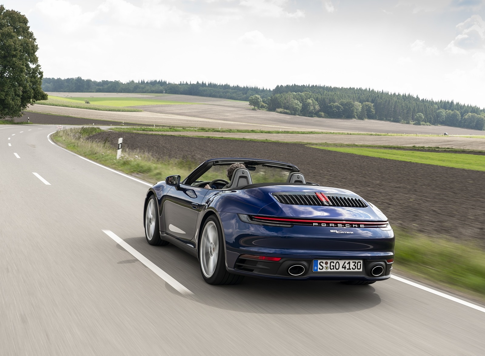 2020 Porsche 911 Carrera Cabriolet (Color: Gentian Blue Metallic) Rear Three-Quarter Wallpapers #6 of 61