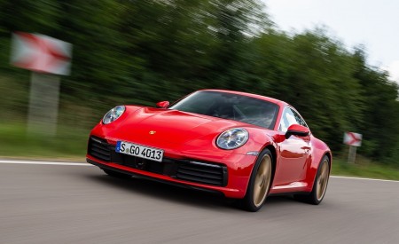 2020 Porsche 911 Carrera Coupe (Color: Guards Red) Front Three-Quarter Wallpapers 450x275 (14)