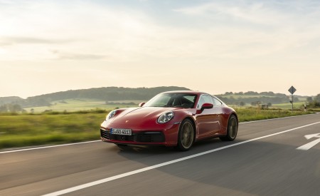 2020 Porsche 911 Carrera Coupe (Color: Guards Red) Front Three-Quarter Wallpapers 450x275 (3)
