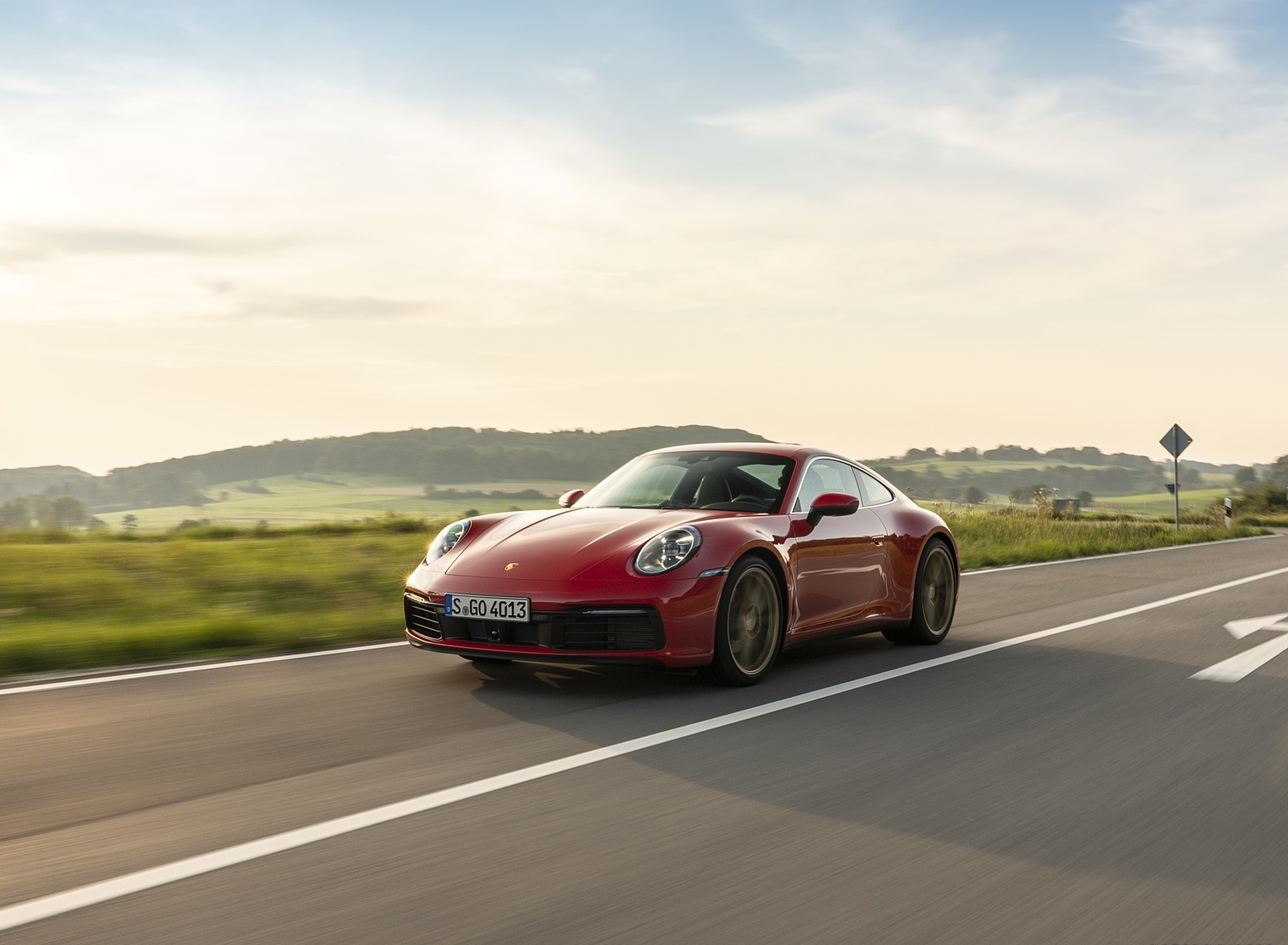 2020 Porsche 911 Carrera Coupe (Color: Guards Red) Front Three-Quarter Wallpapers #3 of 126