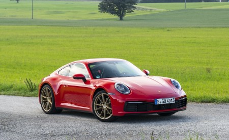 2020 Porsche 911 Carrera Coupe (Color: Guards Red) Front Three-Quarter Wallpapers 450x275 (39)
