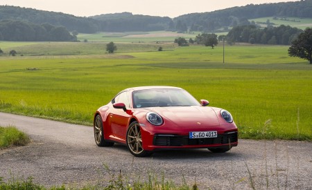 2020 Porsche 911 Carrera Coupe (Color: Guards Red) Front Three-Quarter Wallpapers 450x275 (15)