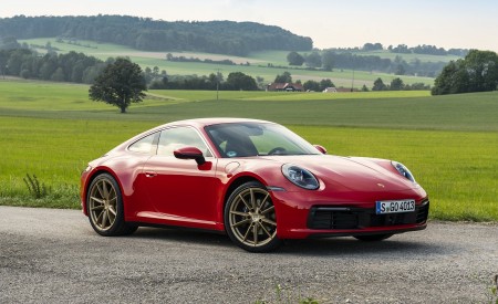 2020 Porsche 911 Carrera Coupe (Color: Guards Red) Front Three-Quarter Wallpapers 450x275 (40)